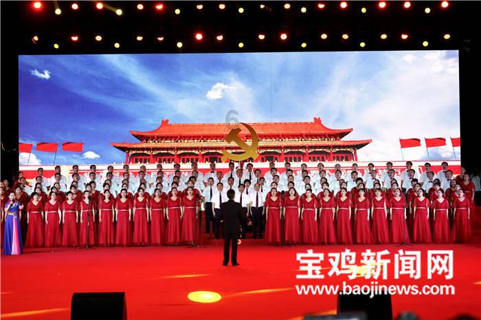 王宝强与女友冯清恋爱四年，冯清的家庭背景如何？游戏画面